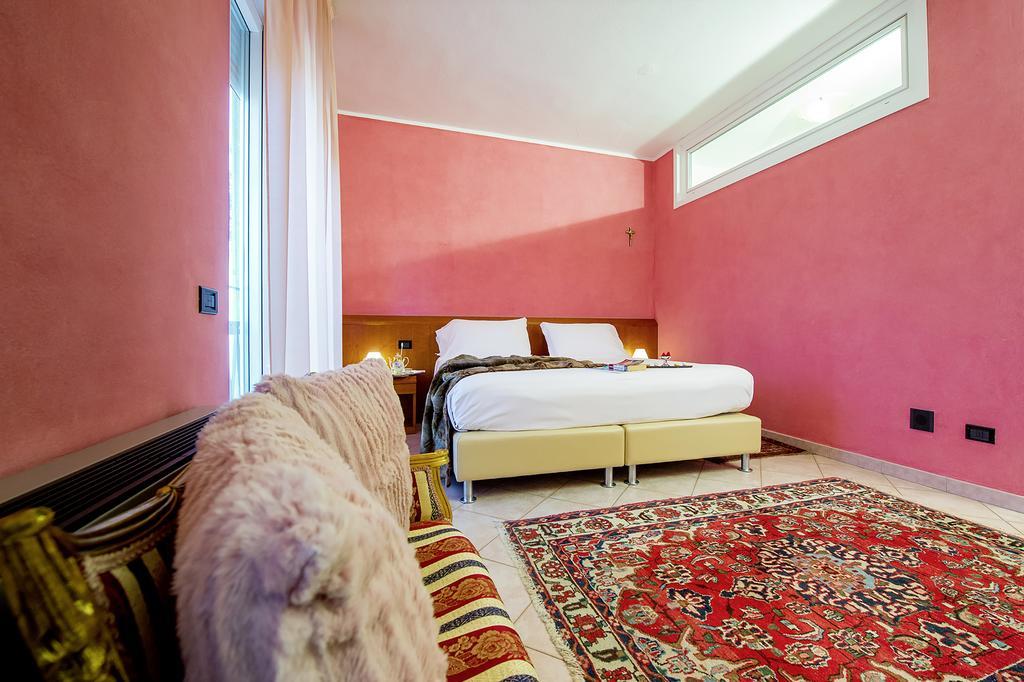 Hotel San Gerolamo Vercurago Exterior photo